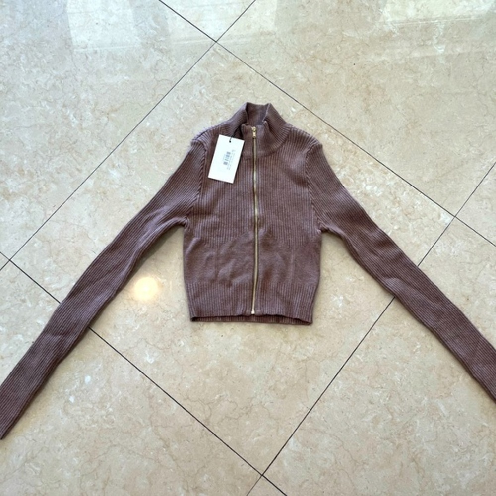 Long Sleeved Mocha Zip Up Top-Size Medium